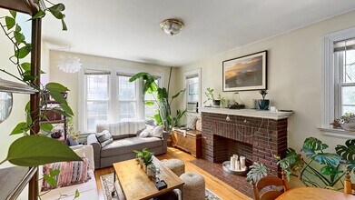 15 Glenville Ave, Unit 2 in Boston, MA - Foto de edificio - Building Photo