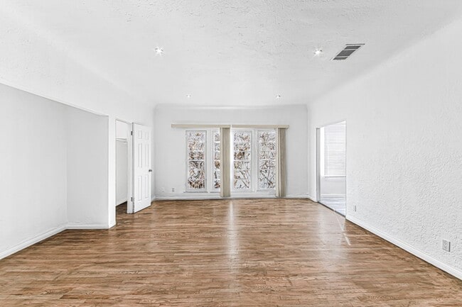 1503 S Shenandoah St, Unit 204 in Los Angeles, CA - Foto de edificio - Building Photo