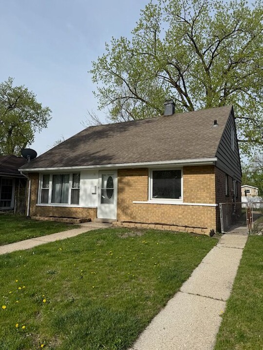 14612 Dorchester Ave in Dolton, IL - Building Photo