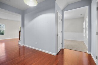 2040 Towering Oaks Drive in Nashville, TN - Building Photo - Building Photo