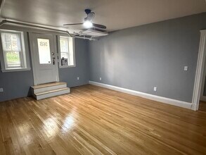 36 Saint Paul St, Unit B in Brookline, MA - Building Photo - Building Photo