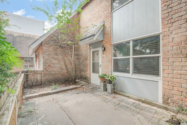 property at 1433 Cedar Post Ln