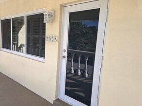 60 Venetian Dr in Delray Beach, FL - Building Photo - Building Photo