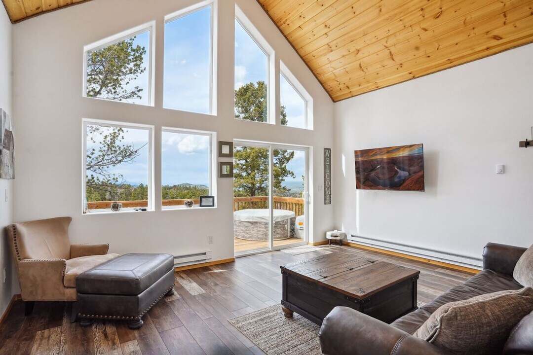 51 Dakota Ln in Woodland Park, CO - Foto de edificio