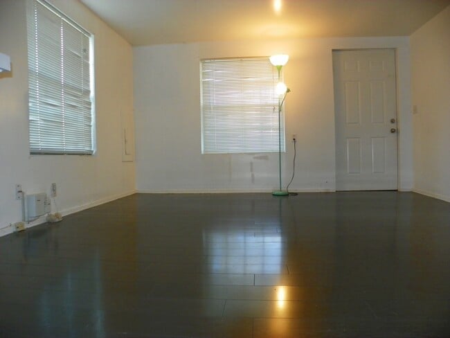 311 Frederick Ave in Rockville, MD - Building Photo - Building Photo