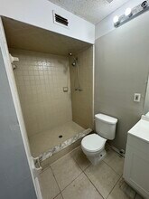 5134 Ricker Rd, Unit 3 in Jacksonville, FL - Foto de edificio - Building Photo
