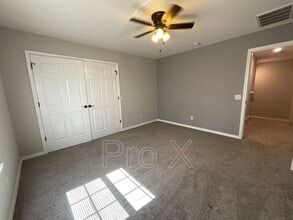 618 Easton Dr in Webb City, MO - Building Photo - Building Photo