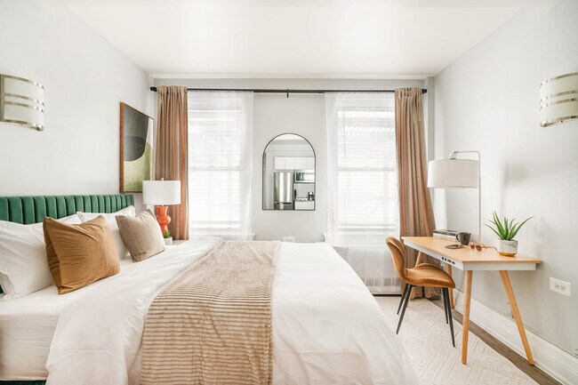 240 W 73rd St, Unit ID1022064P in New York, NY - Building Photo - Building Photo