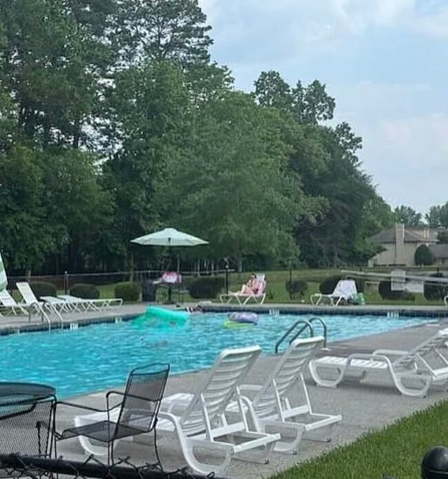 1694 Red Oak Dr, Unit 185 in Dalton, GA - Foto de edificio - Building Photo