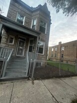 3535 W Walnut St, Unit 2 in Chicago, IL - Building Photo