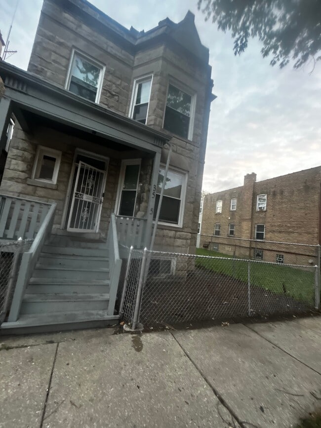 3535 W Walnut St, Unit 2