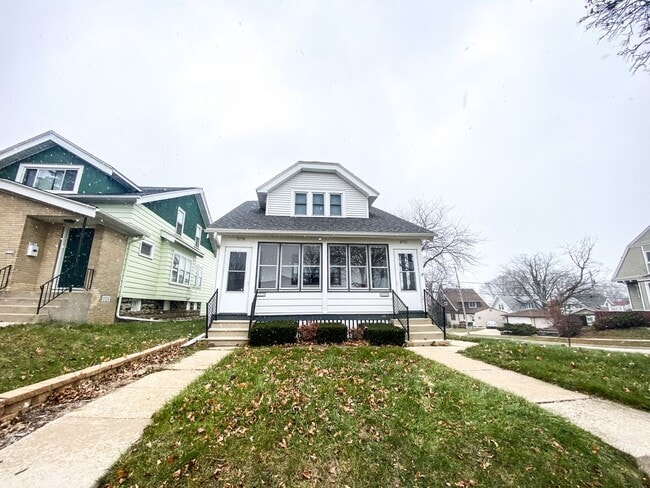 3774-3776 E. Armour Ave.