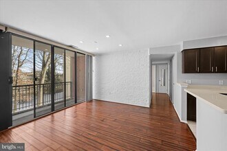 4 S Van Dorn St in Alexandria, VA - Building Photo - Building Photo