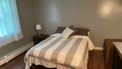 53 Holmes Dr in Manchester, NH - Foto de edificio - Building Photo