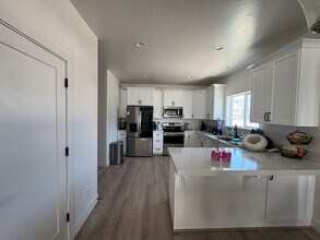 1172 Doris Lp Rd in Eagle Mountain, UT - Building Photo - Building Photo
