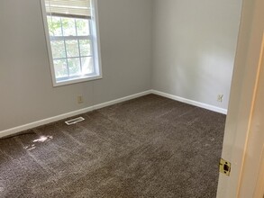 25 Claremont Dr in Greenville, SC - Building Photo - Building Photo