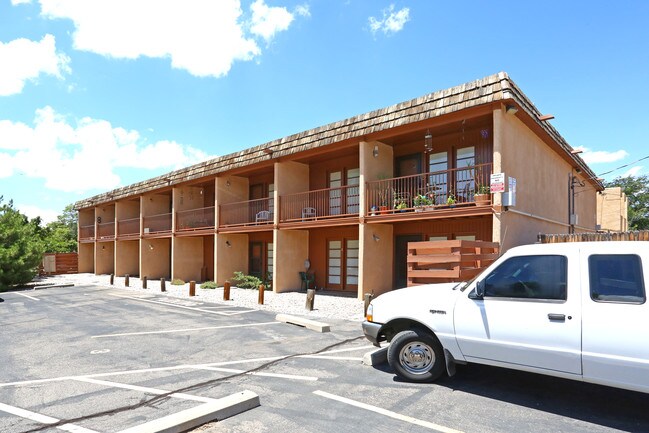 University South in Albuquerque, NM - Foto de edificio - Building Photo