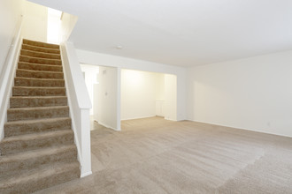 Westbury Park Townhomes in Champaign, IL - Building Photo - Interior Photo