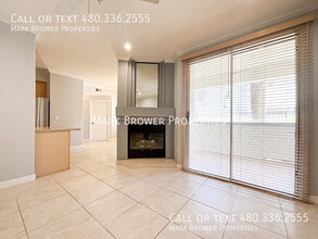 2992 N Miller Rd in Scottsdale, AZ - Building Photo - Building Photo