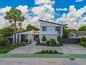 8761 SW 56th St in Miami, FL - Building Photo - Building Photo