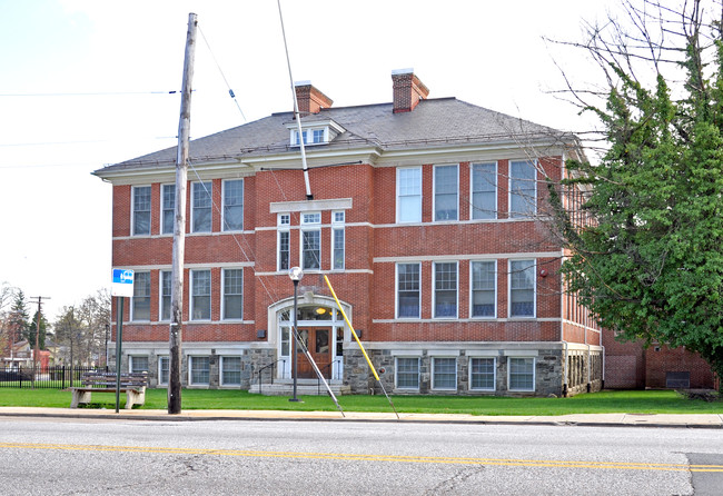 Oaks at Liberty in Gwynn Oak, MD - Foto de edificio - Building Photo