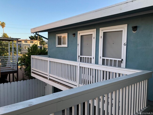 413 Huntington Ave in San Bruno, CA - Foto de edificio - Building Photo