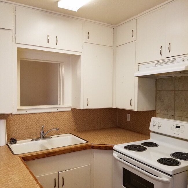2420 38th St in Lubbock, TX - Building Photo - Building Photo