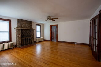 13 1st St in Rumson, NJ - Building Photo - Building Photo
