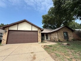 6809 Greenspring Dr in Arlington, TX - Building Photo
