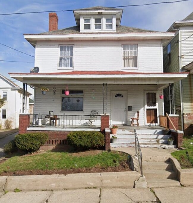 25 E Kerr St