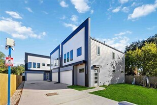 7129 England St in Houston, TX - Building Photo