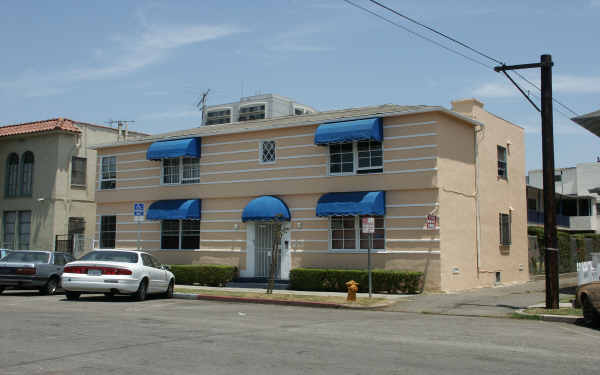 630 Cedar Ave in Long Beach, CA - Foto de edificio - Building Photo