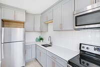 Maple Apartments: Newly Renovated 1 Bedroo... in Sumner, WA - Foto de edificio - Building Photo