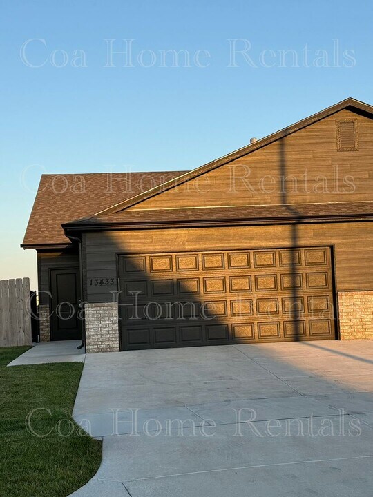 13433 W Haskell Ct in Wichita, KS - Building Photo