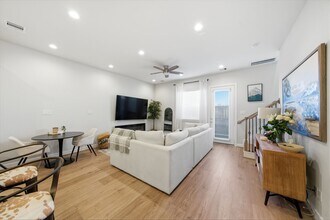 5929 Haring Ln in Houston, TX - Building Photo - Building Photo