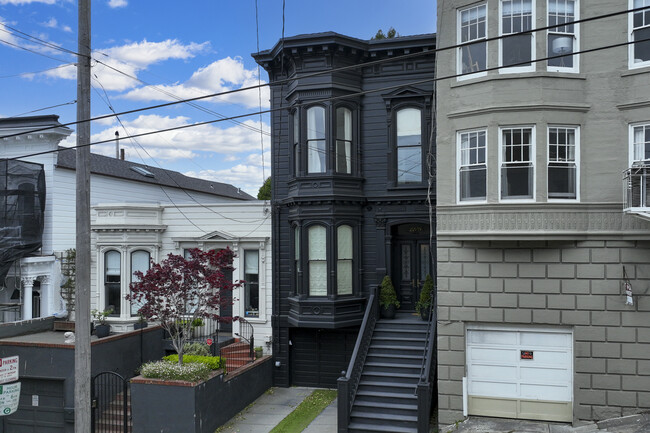 2229 Divisadero St in San Francisco, CA - Building Photo - Building Photo