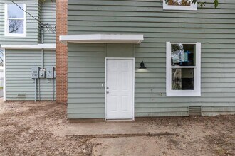 702 E Main St in Brenham, TX - Building Photo - Building Photo