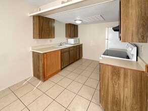 314 E St Anne Pl in Hobbs, NM - Building Photo - Building Photo