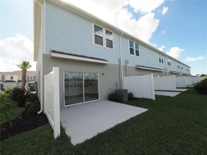 5872 Biscotti St in Nokomis, FL - Foto de edificio - Building Photo