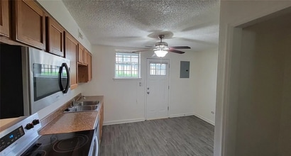 9250 E Girard Ave, Unit 8 in Denver, CO - Building Photo - Building Photo