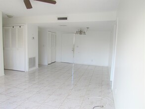 346 Lake Dora Dr in West Palm Beach, FL - Building Photo - Building Photo