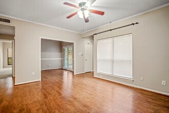 2001 Bering Dr in Houston, TX - Foto de edificio - Building Photo