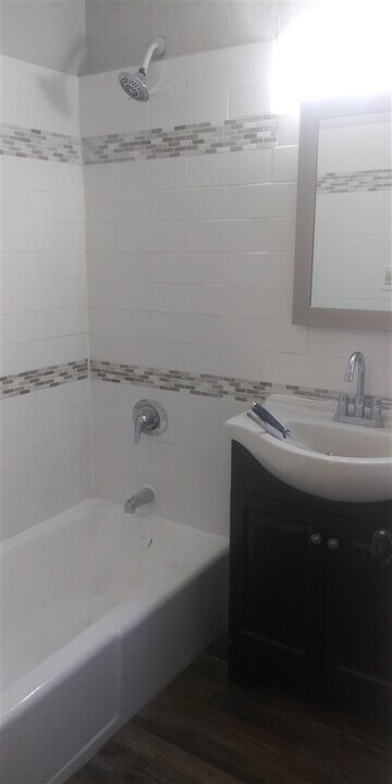 16 Cottage St-Unit -1 in Jersey City, NJ - Building Photo