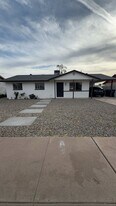 925 E 7th Dr in Mesa, AZ - Building Photo