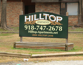 Hilltop Apartments in Claremore, OK - Foto de edificio - Building Photo