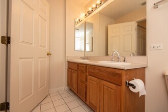 1225 N Orleans St in Chicago, IL - Building Photo - Building Photo