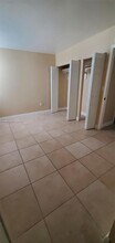 6100 SW 68th St in South Miami, FL - Building Photo - Building Photo