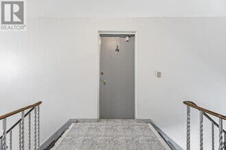 2320 Hixon St in Oakville, ON - Building Photo - Building Photo