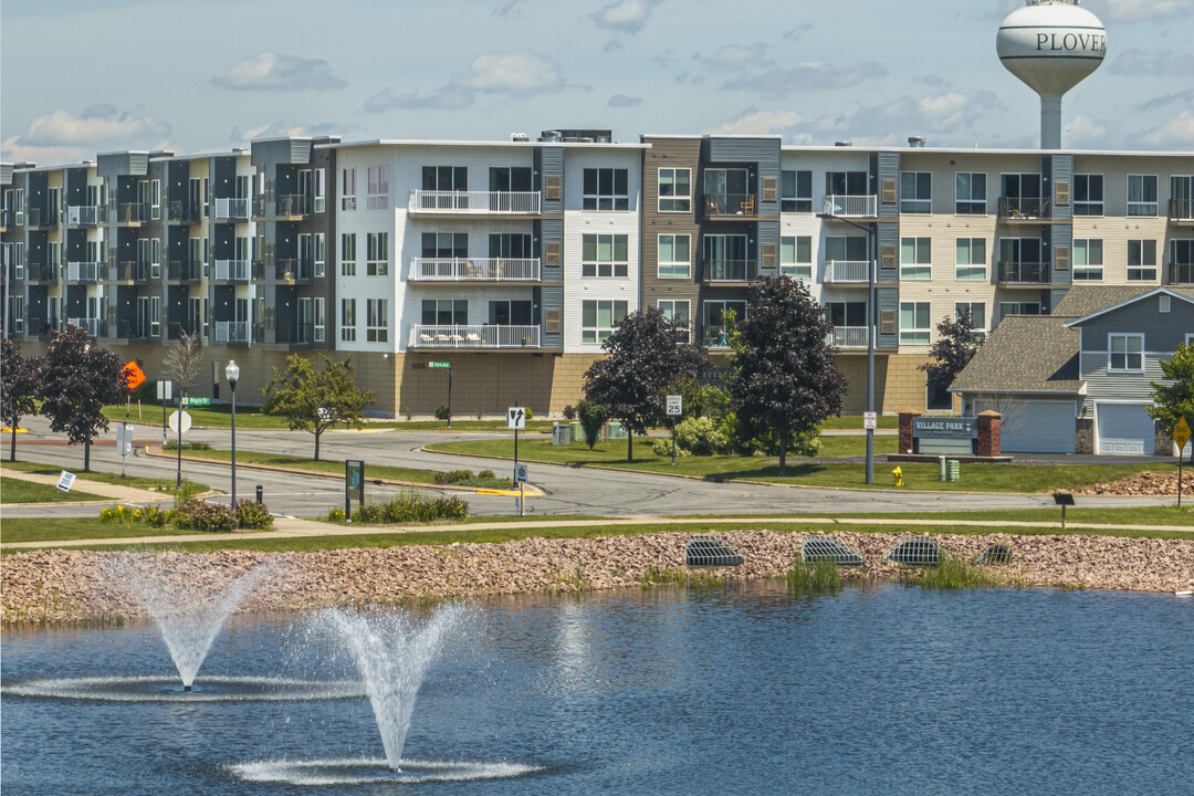 Lake Park Apartments in Plover, WI - Building Photo