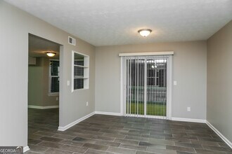 2725 Wildflower Ln SW in Snellville, GA - Building Photo - Building Photo